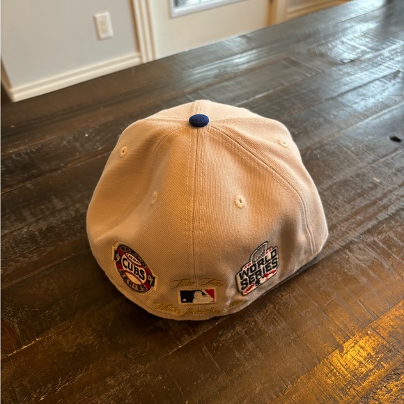 Chicago Cubs Baseball Hat - Picture 2 of 3